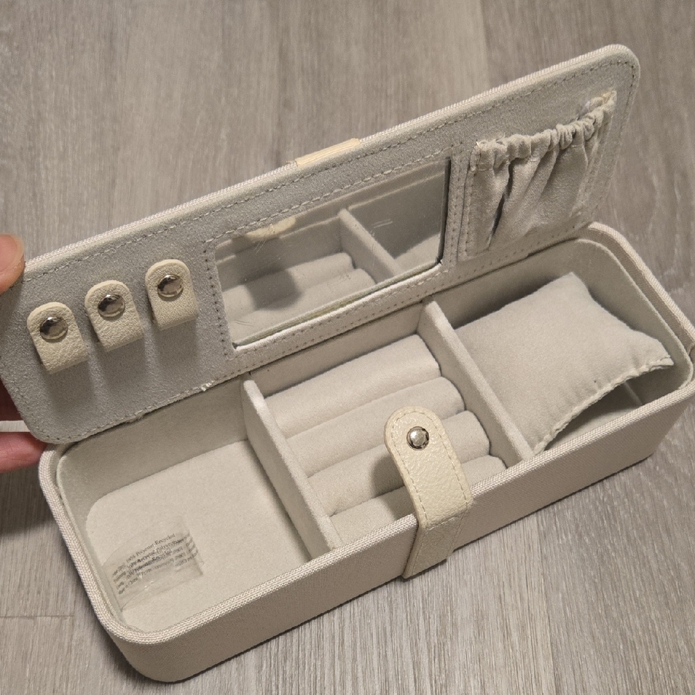 BEIS Cream Jewelry Case - Picture 3 of 7